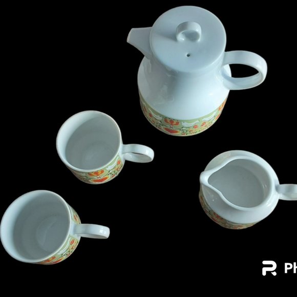 Vtg. Capistrand Tea pot, Creamer, And 2 Mugs - Picture 3 of 7